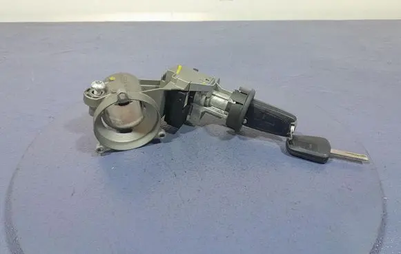 Opel Corsa D Ignition lock 56155E