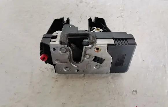 Opel Zafira A Rear door lock 24414135