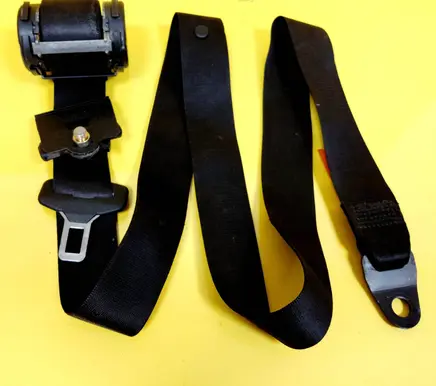 Mercedes-Benz Vito Viano W638 Front seatbelt 6388600385