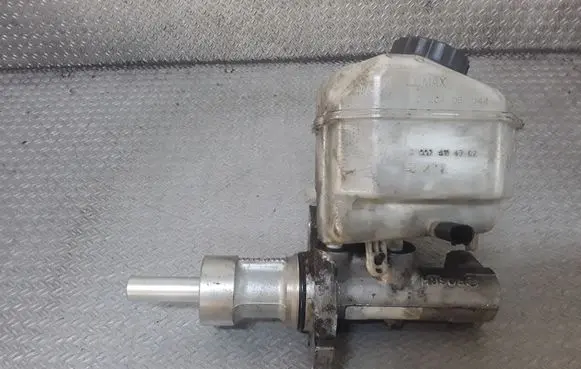 Volkswagen Crafter Master brake cylinder 0204051044 A0024314902
