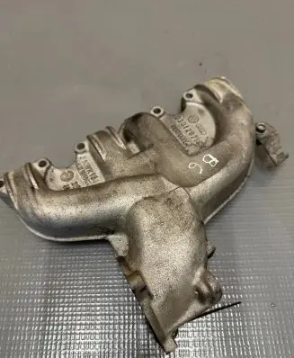 Volkswagen PASSAT B6 Intake manifold 03G129713K