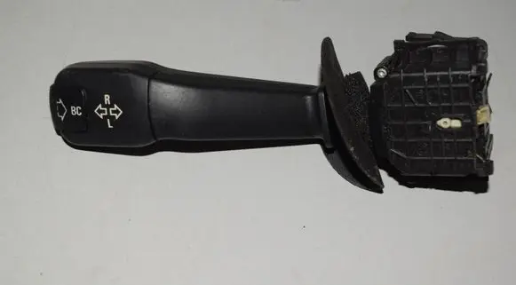 BMW 5 E39 Indicator stalk 8352172