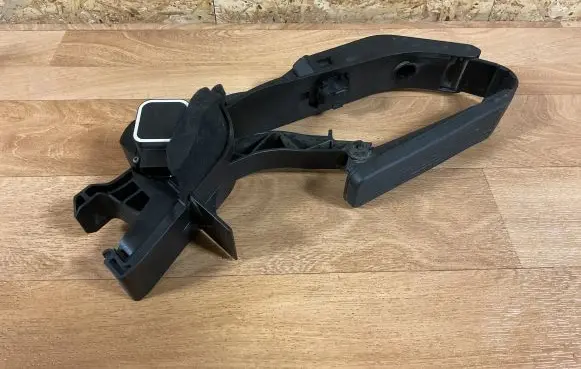 Mercedes-Benz C W203 Accelerator throttle pedal A2113010001 A2112010804