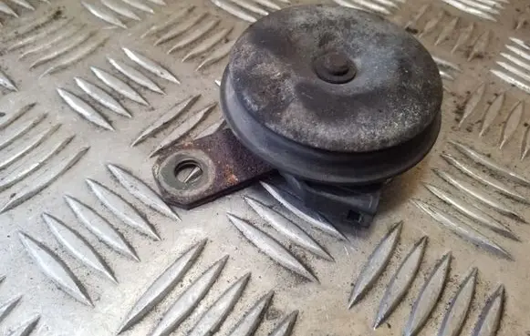 Toyota RAV 4 (XA20) Horn signal