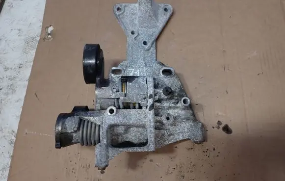 Volvo V40 Generator/alternator bracket 31401077 B03BA