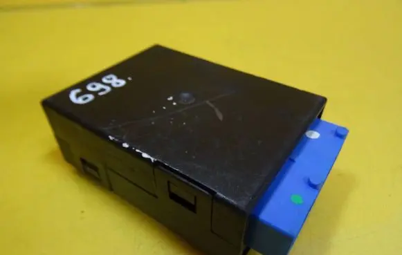 BMW 3 E36 Window wiper relay 61358359031 8359031
