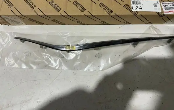 Toyota Auris E180 Front grill 5312202150