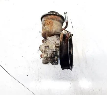 Toyota Corolla Verso AR10 Power steering pump
