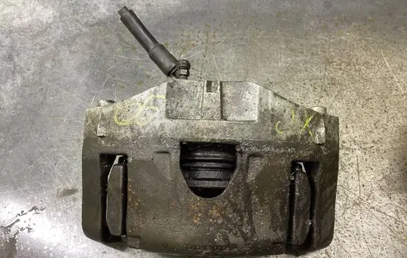 Volvo XC90 Front brake caliper 30636355