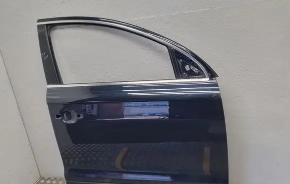 Audi Q7 4L Front door