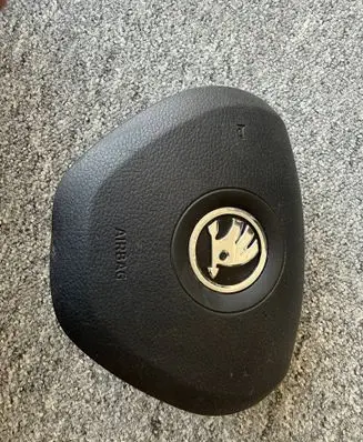 Skoda Fabia Mk3 (NJ) Steering wheel airbag 6V0880201