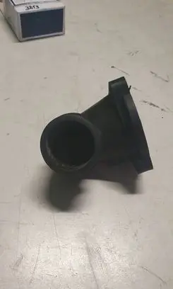 BMW 5 E39 Engine coolant pipe/hose