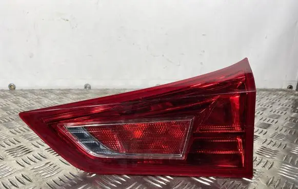 Toyota Auris E180 Tailgate rear/tail lights 02268