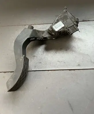 Volkswagen PASSAT B5.5 Accelerator throttle pedal 6PV00837603 8D1721523F