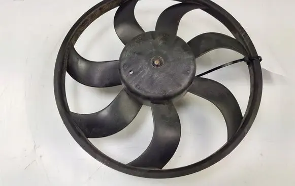 Ford Fusion II Electric radiator cooling fan