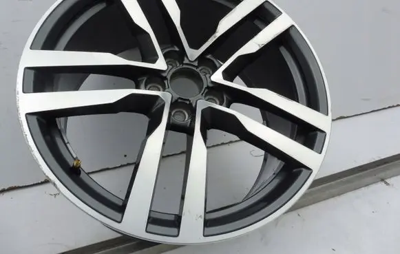 Audi TT TTS RS Mk3 8S R19 alloy rim 8S0601025F 5X112