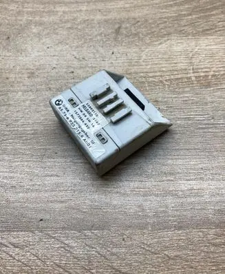 BMW 3 E46 Alarm relay 6923215 55892110