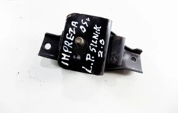 Subaru Impreza II Engine mount bracket