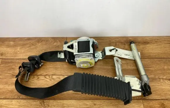 Ford F150 Front seatbelt ML3B-16612D64