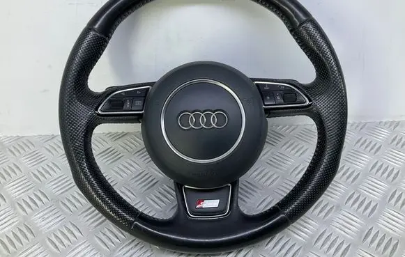 Audi Q3 8U Steering wheel 8U0419091S 8V0880201AC