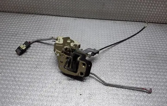 KIA Sorento Front door lock