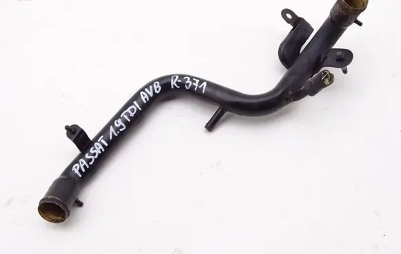 Volkswagen PASSAT B5.5 Engine coolant pipe/hose 0381210715