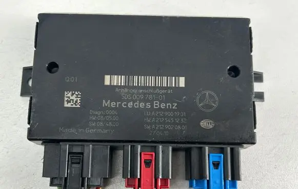 Mercedes-Benz C W204 Tow bar trailer control unit/module 5DS00978101 A2129001901 A2125451232
