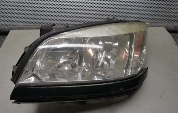 Opel Zafira A Headlight/headlamp 90582021