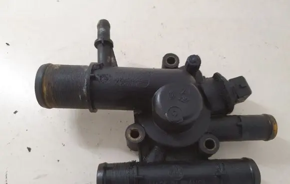 Opel Vivaro Thermostat/thermostat housing 8200074349C