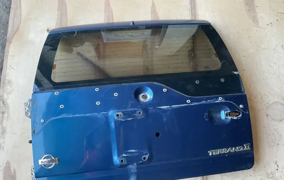 Nissan Terrano Tailgate/trunk/boot lid