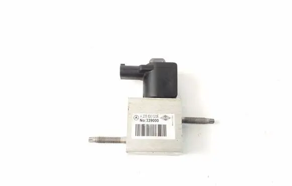 Mercedes-Benz A W177 Air conditioning (A/C) expansion valve A2058300206