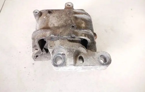 Volkswagen PASSAT B6 Engine mount bracket 1k0199262