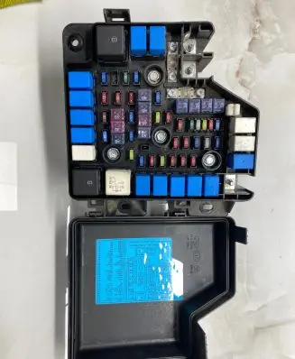 Hyundai Santa Fe Fuse module 919502B100
