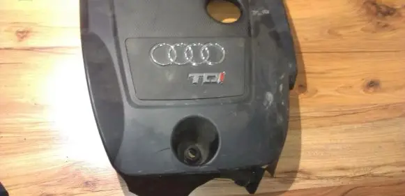 Audi A3 S3 8L Engine cover (trim) 038103925aj