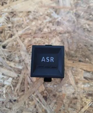Traction control (ASR) switch