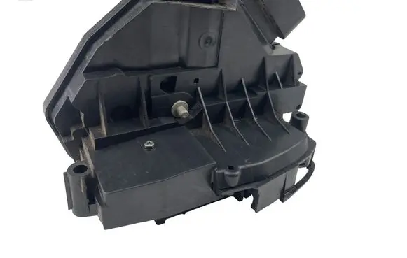 Volvo S60 Front door lock 31301740