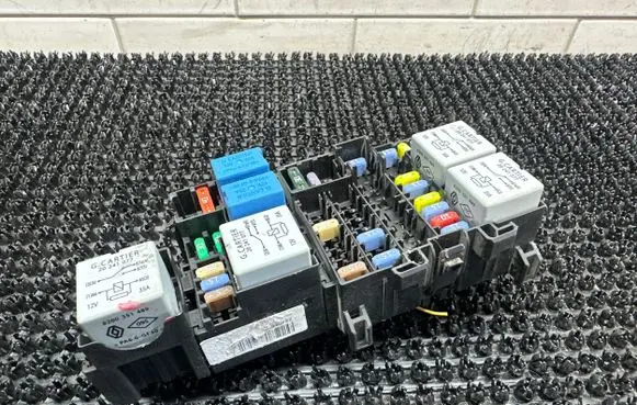 Renault Clio IV Fuse module