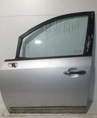 KIA Carens I Front door