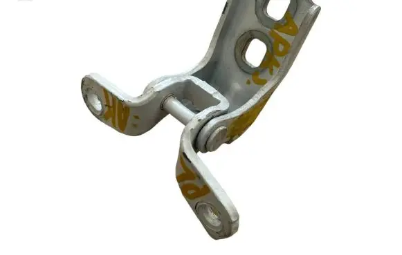 Opel Astra K Front door lower hinge p19196