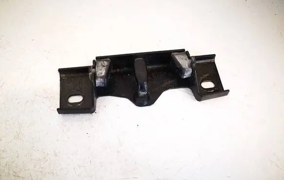 Volvo XC90 Rear door lock loop/hook striker 30674768