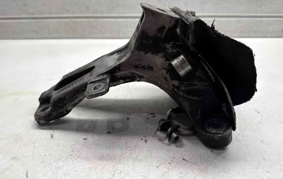 Audi A6 S6 C7 4G Engine mount bracket 4G0199308