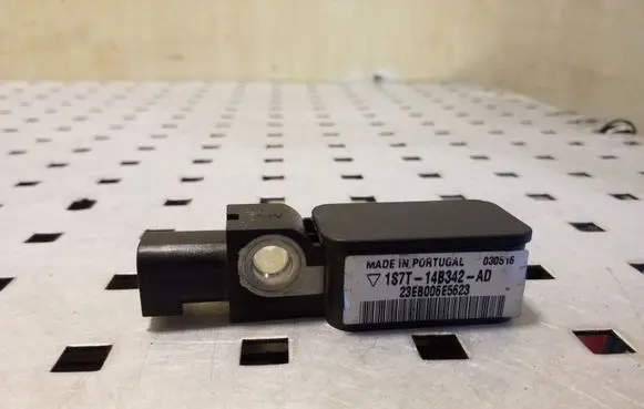 Ford Mondeo Mk III Airbag deployment crash/impact sensor 1S7T14B342AD