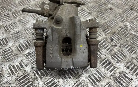 Toyota Prius (XW50) Rear brake caliper