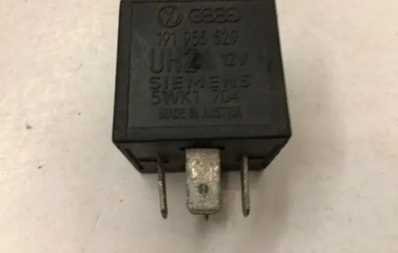 Volkswagen PASSAT B3 Other relay 191955529