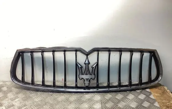 Maserati Ghibli Front bumper upper radiator grill