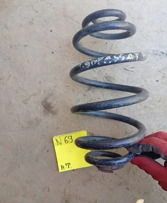 Volkswagen PASSAT B5 Front coil spring