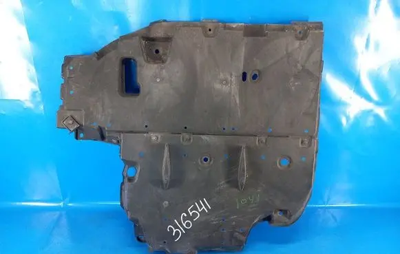 Toyota Prius (XW30) Heat shield in engine bay 5830847011