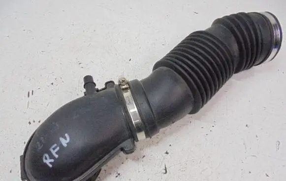 Peugeot 206 CC Air intake hose/pipe 96103110