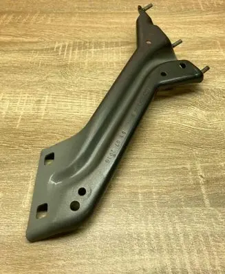 Audi Q5 SQ5 Fender mounting bracket 8R0821135
