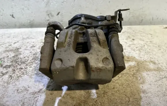Chrysler 200 Rear brake caliper